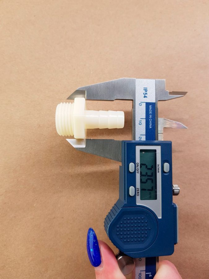 Штуцер для шланга 1/2 -> 10 мм 1 шт. Под врезку в канистру, в бак или любую емкость для шланга, для ПВХ трубки