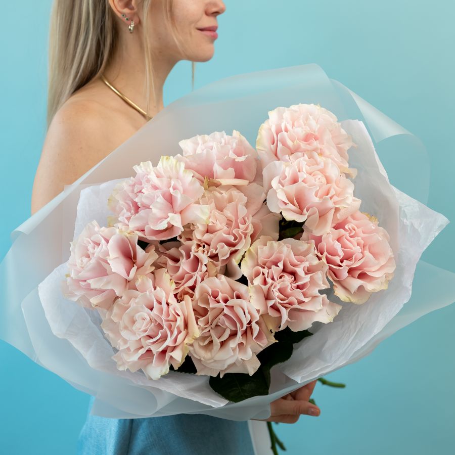 11 вывернутых роз сорт пинк мондиаль