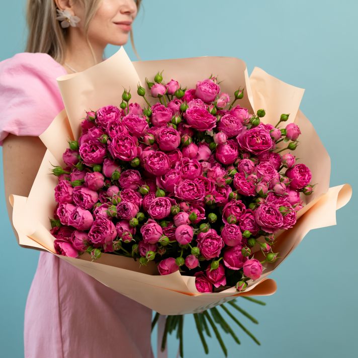 25 кустовых роз сорт Мисти Баблз