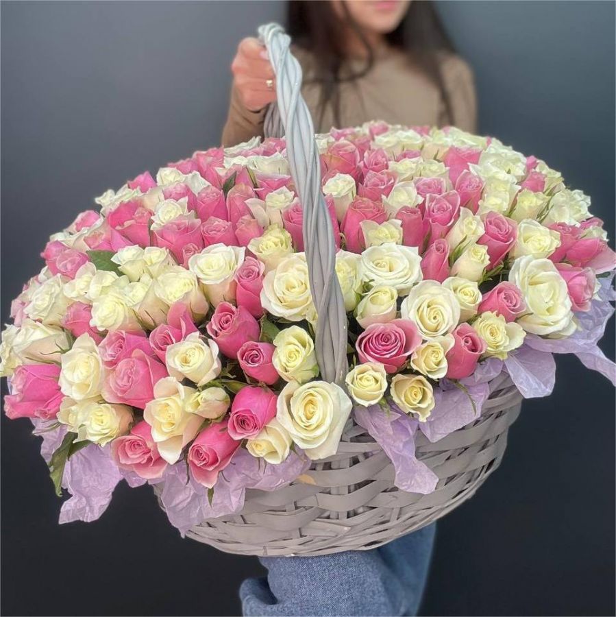 201 роза в корзине