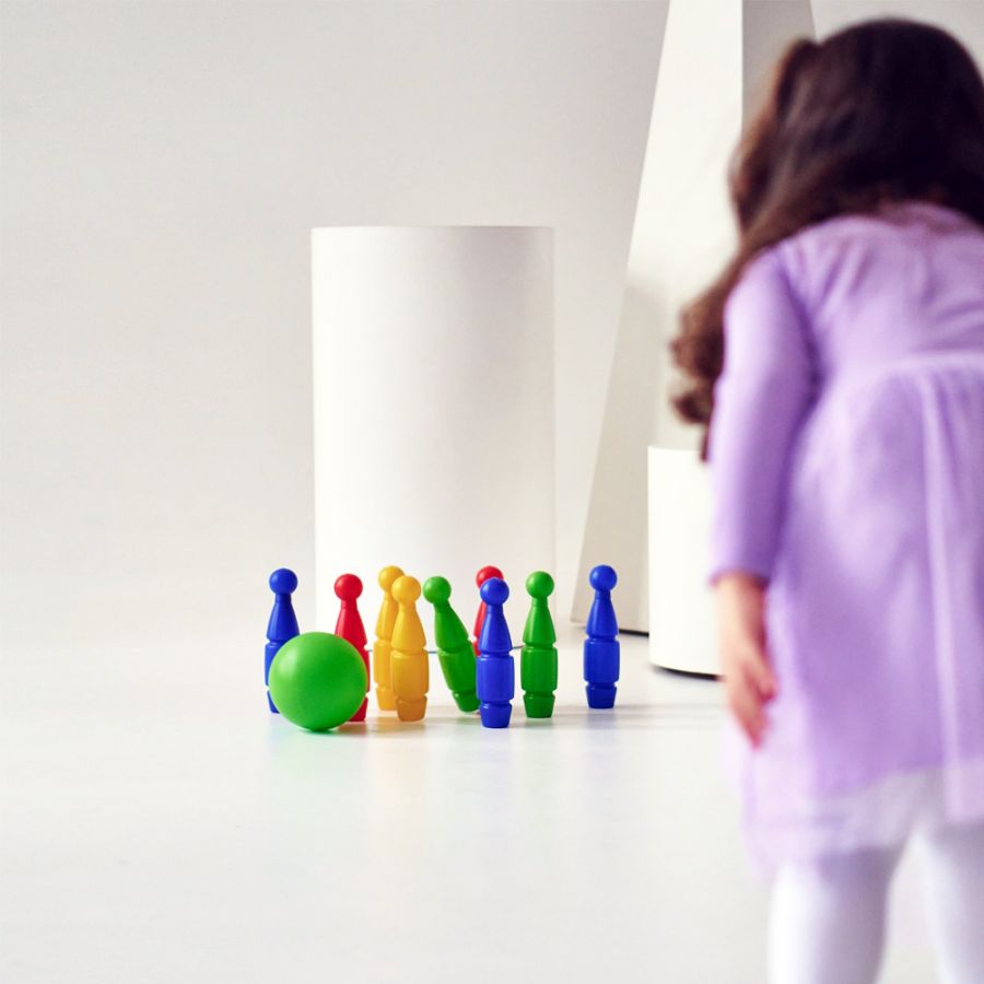 Набор "Кегли"  9 шт и 1 большой мяч