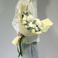 Светлый букет с хризантемой и хлопком #9828