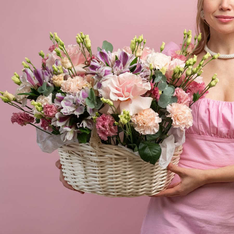 Корзина с цветами размер М