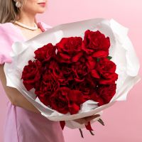 11 французских роз красных в упаковке