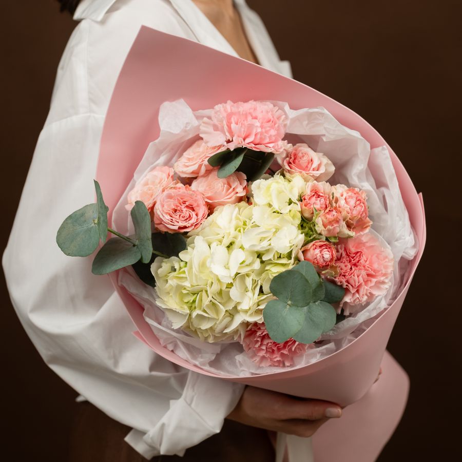Букет- комплимент с гортензией