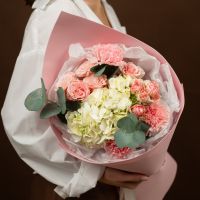 Букет- комплимент с гортензией