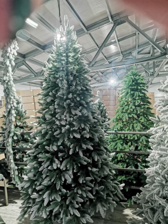 Елка Пермская заснеженная литая