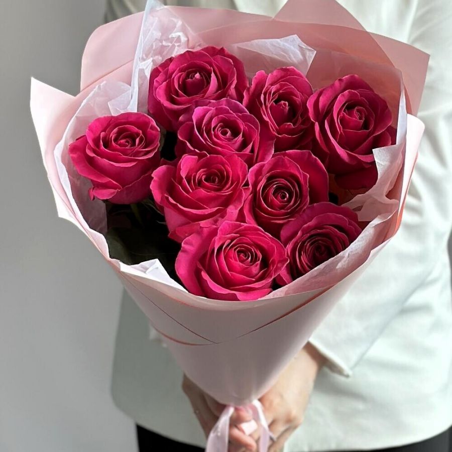 Букет 9 малиновых роз эквадор