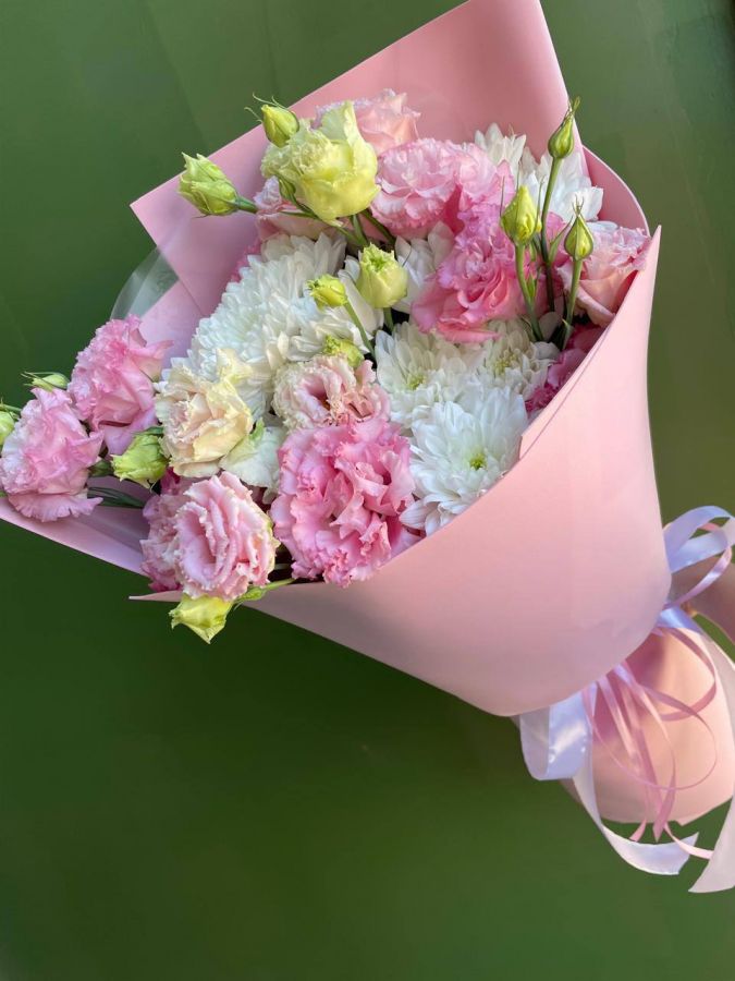 Букет "Первоклашка" с эустомой и кустовой хризантемой