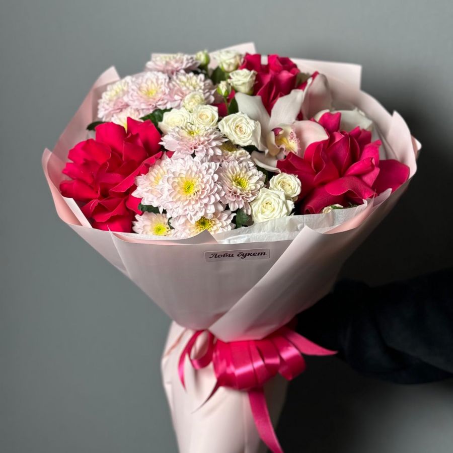 Яркий букетик с французскими розами