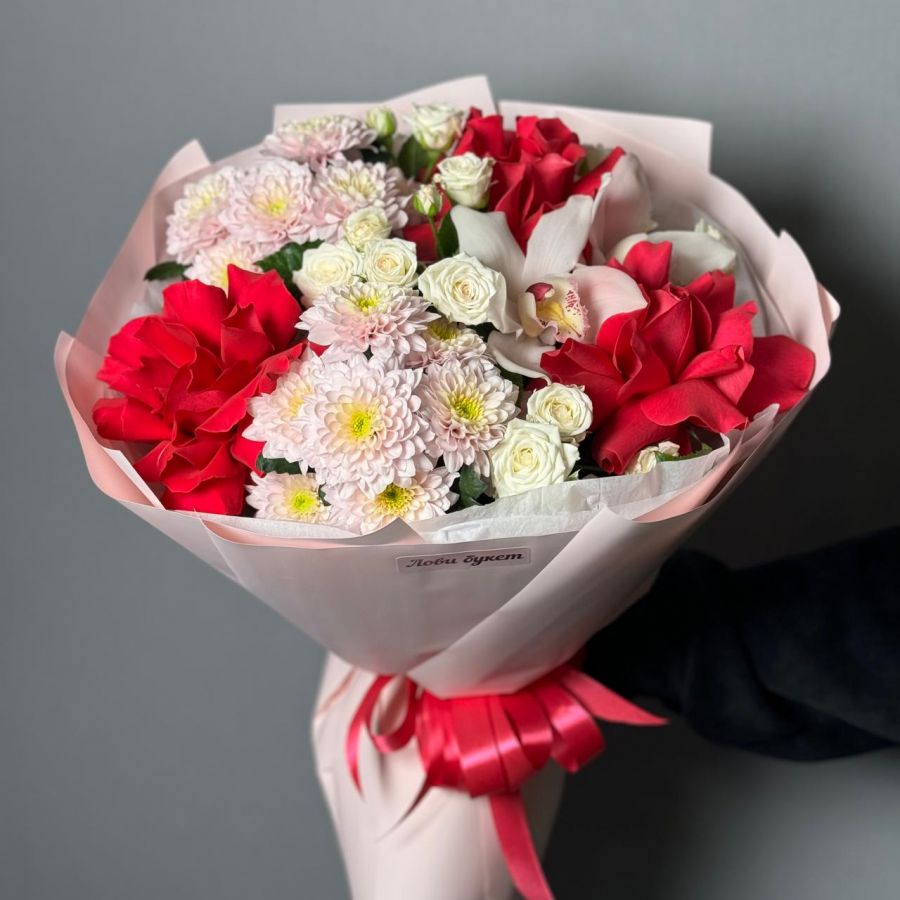 Яркий букетик с французскими розами