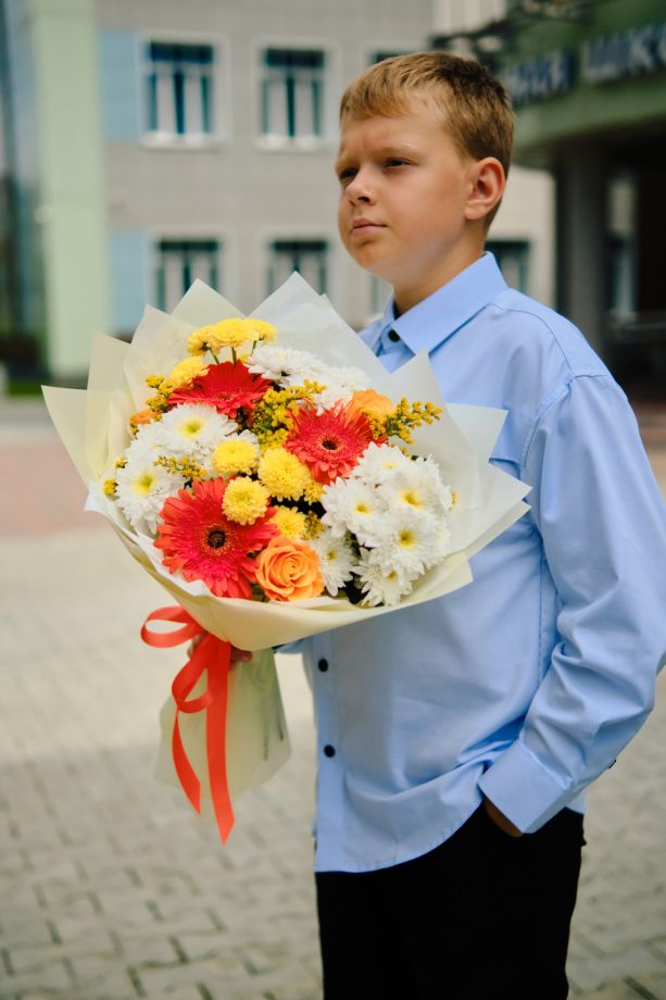 Букет "Краски" с хризантемами и герберами