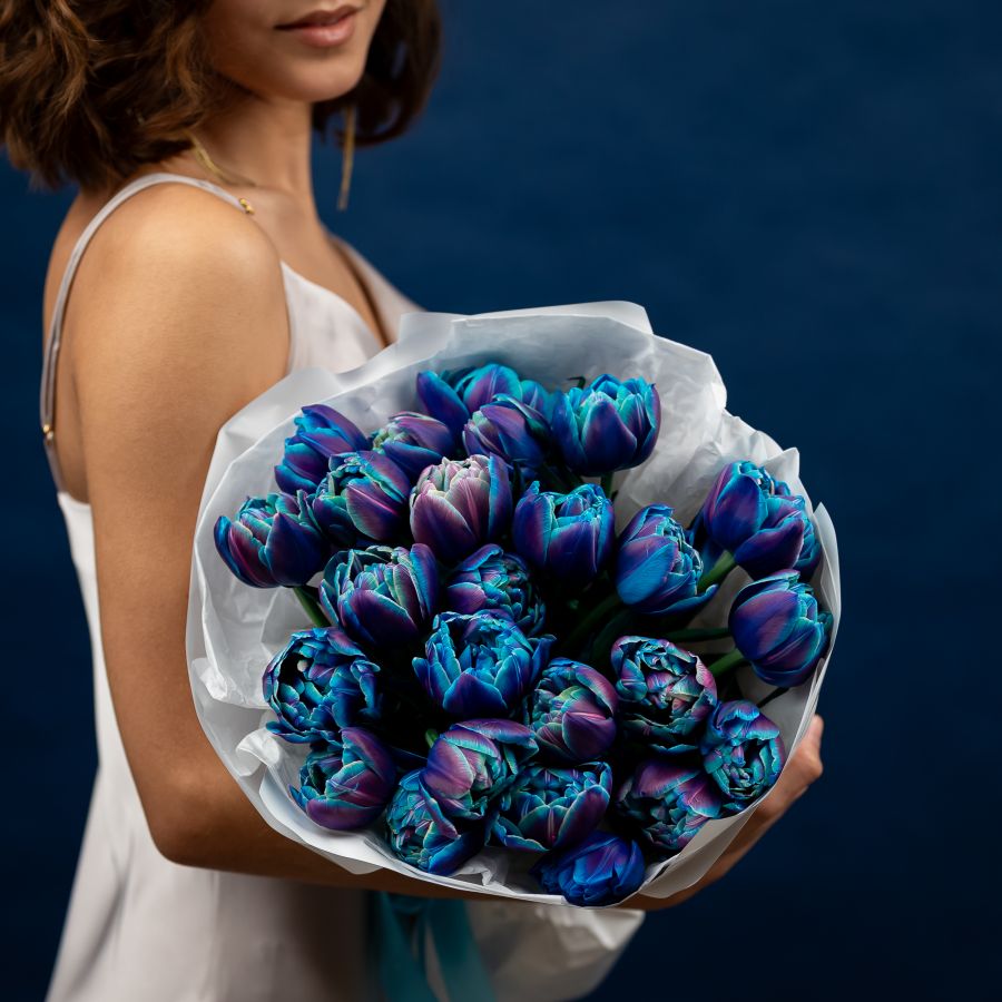 25 космических тюльпанов