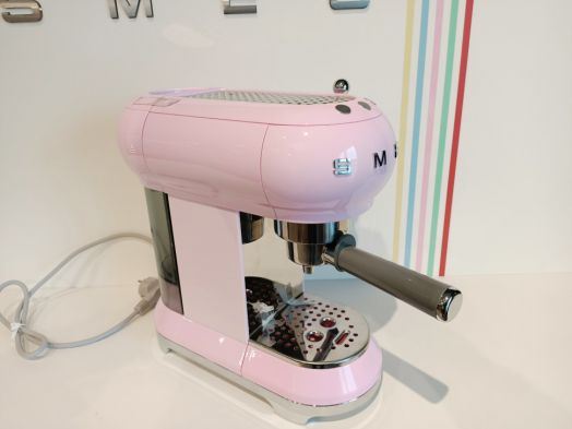 Smeg ECF01PKEU (уценка)