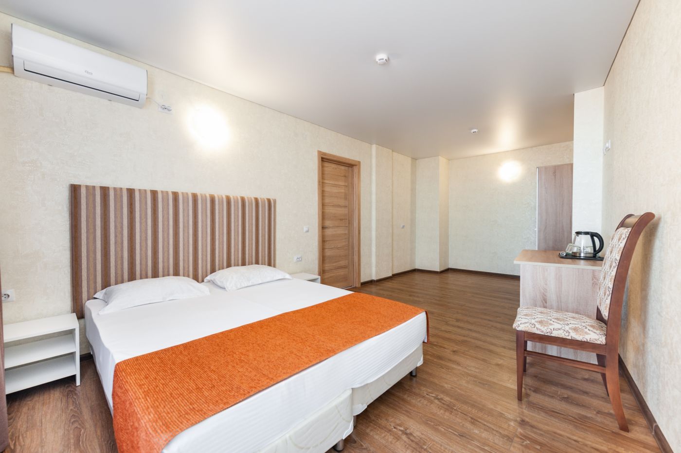 Трехкомнатный апартамент с кухней и тремя балконами на 6-7 гостей  с видом на море в (Корпус Б)