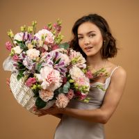 Корзина с цветами М