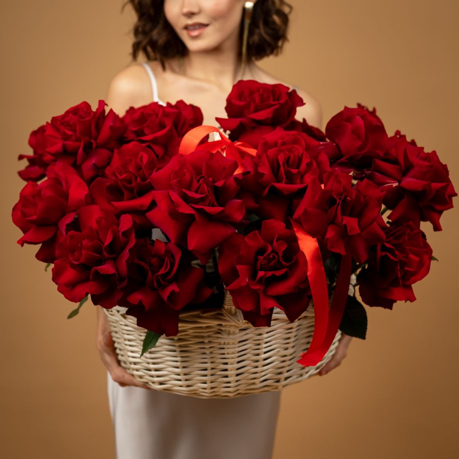 25 Французских роз (Эксплорер) в корзине размер L (40/37)