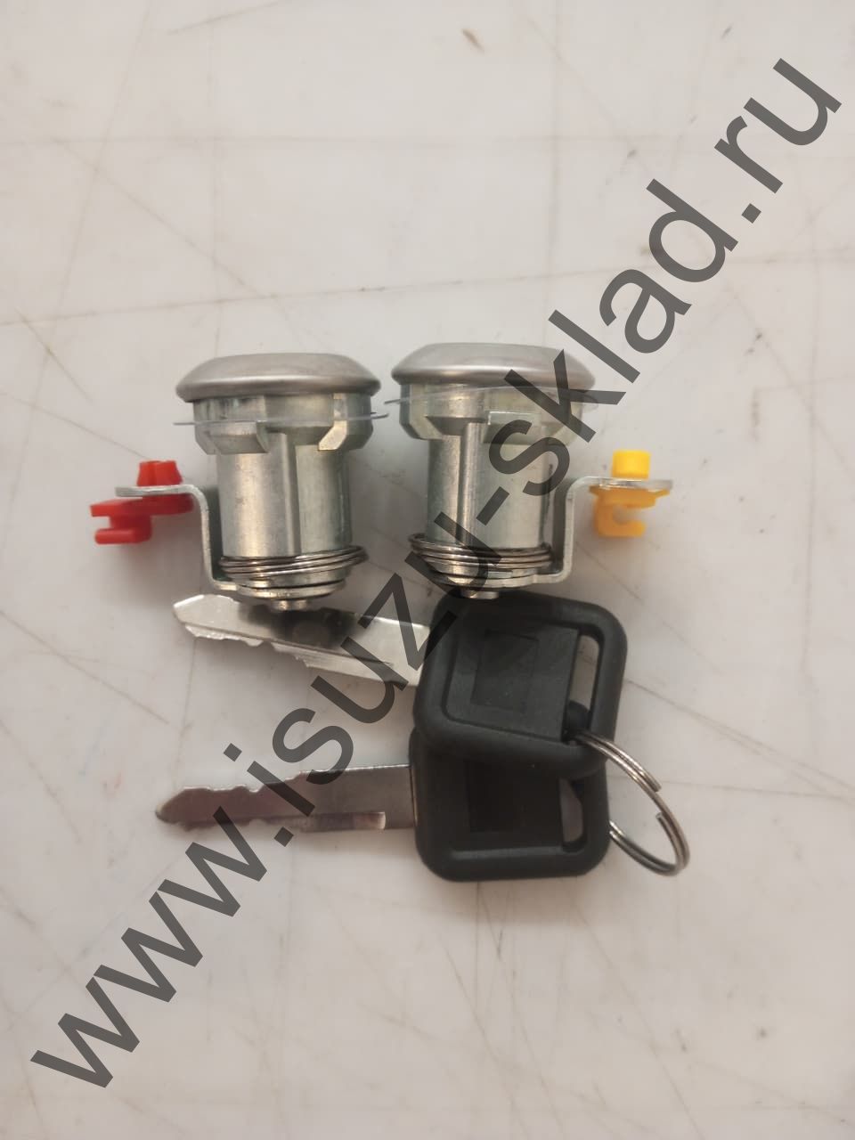 Личинки замка двери с ключами пр/лв nqr71/75