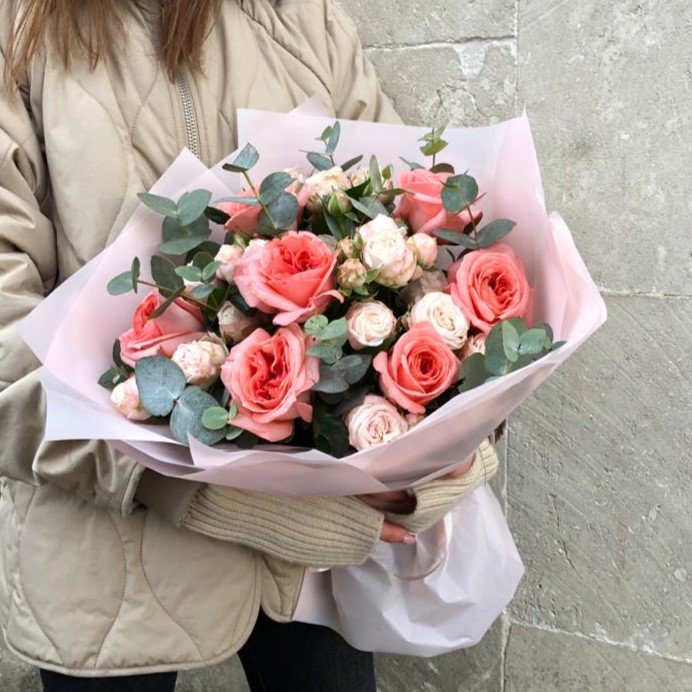 Букет с пионовидными розами