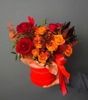 Композиция в шляпной коробке "Золотой вечер"