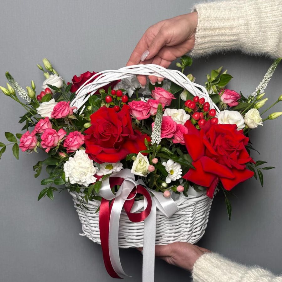 Корзина «Шёпот роз» ️
