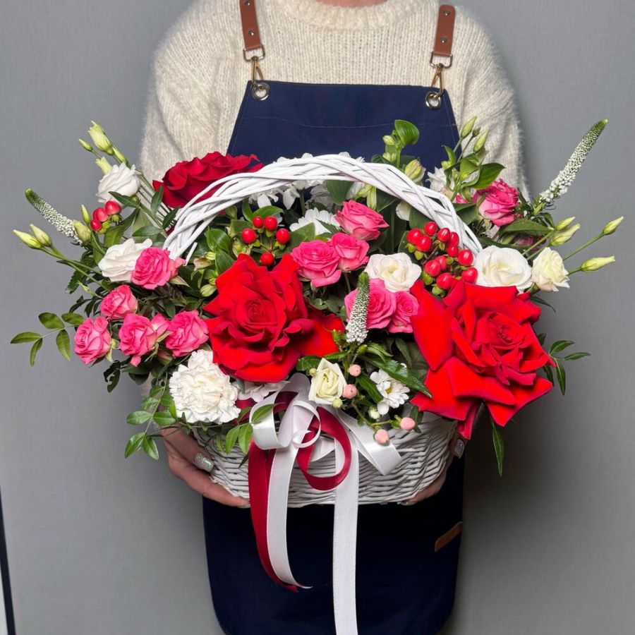 Корзина «Шёпот роз» ️