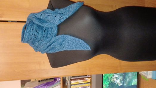 Шарф-бактус "Лазурное Очарование" – Нежность Шелка и Тепло Мериноса