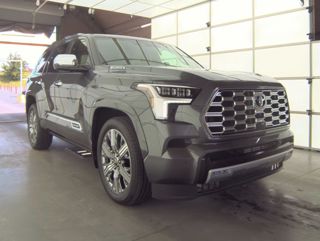 Toyota Sequoia / 2025