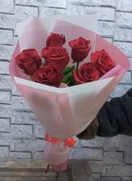7 роз в упаковке