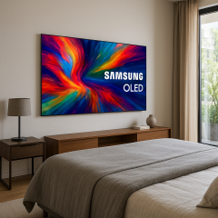 Samsung QE5S90FAEXRU OLED телевизор в современном интерьере спальни