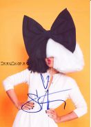 Автограф: Сиа / Sia.