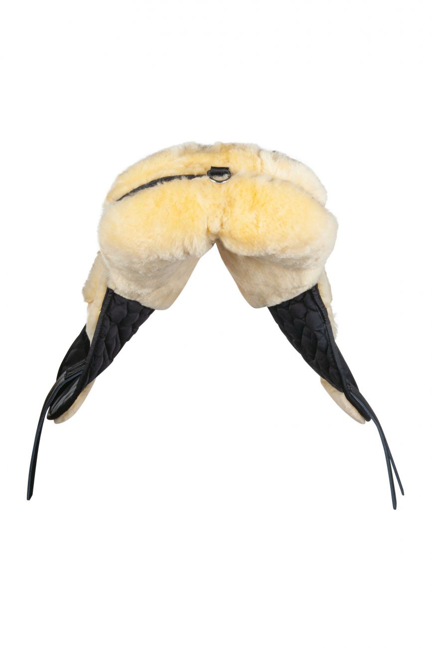 Безленчиковое  седло -Lambswool-. HKM