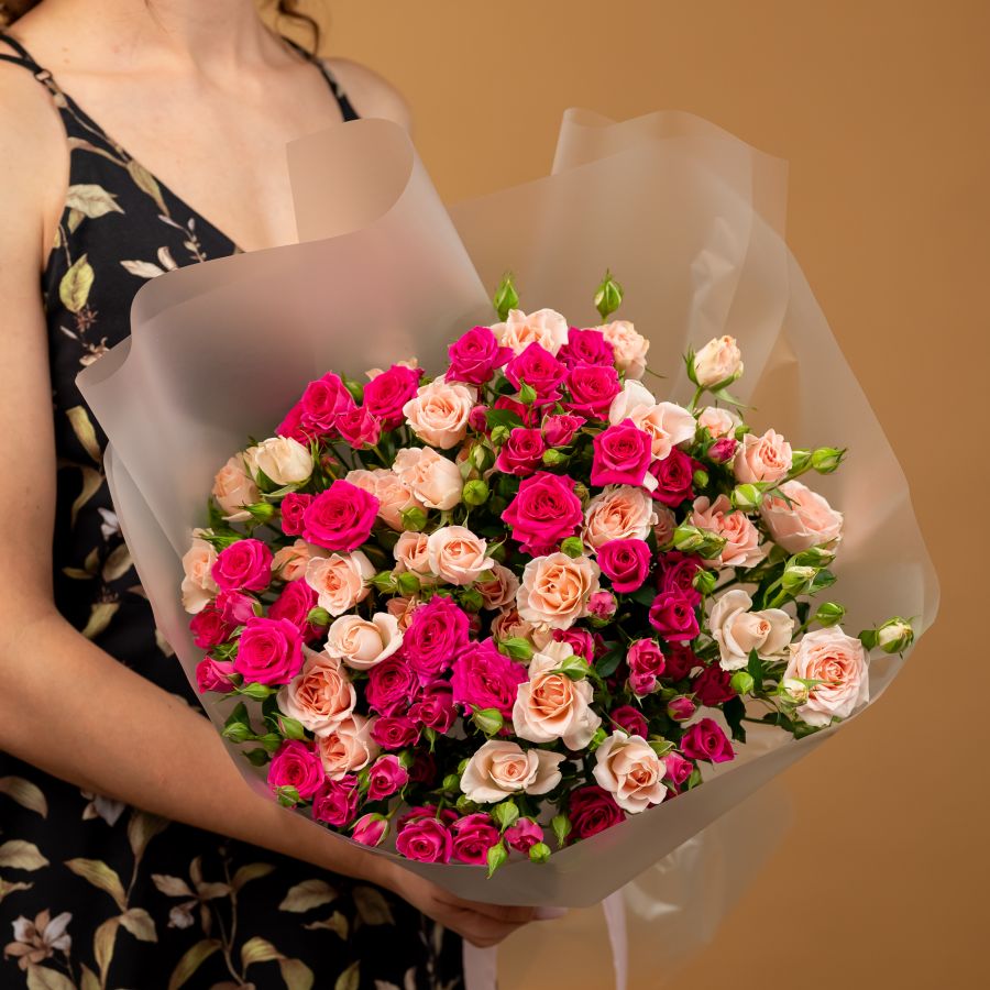 Изысканный букет из 15 кустовых роз