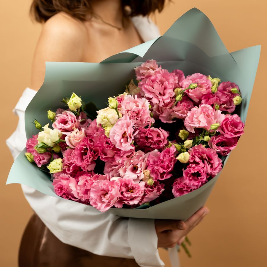 Прекрасный букет Роса из 11 шт Эустомы