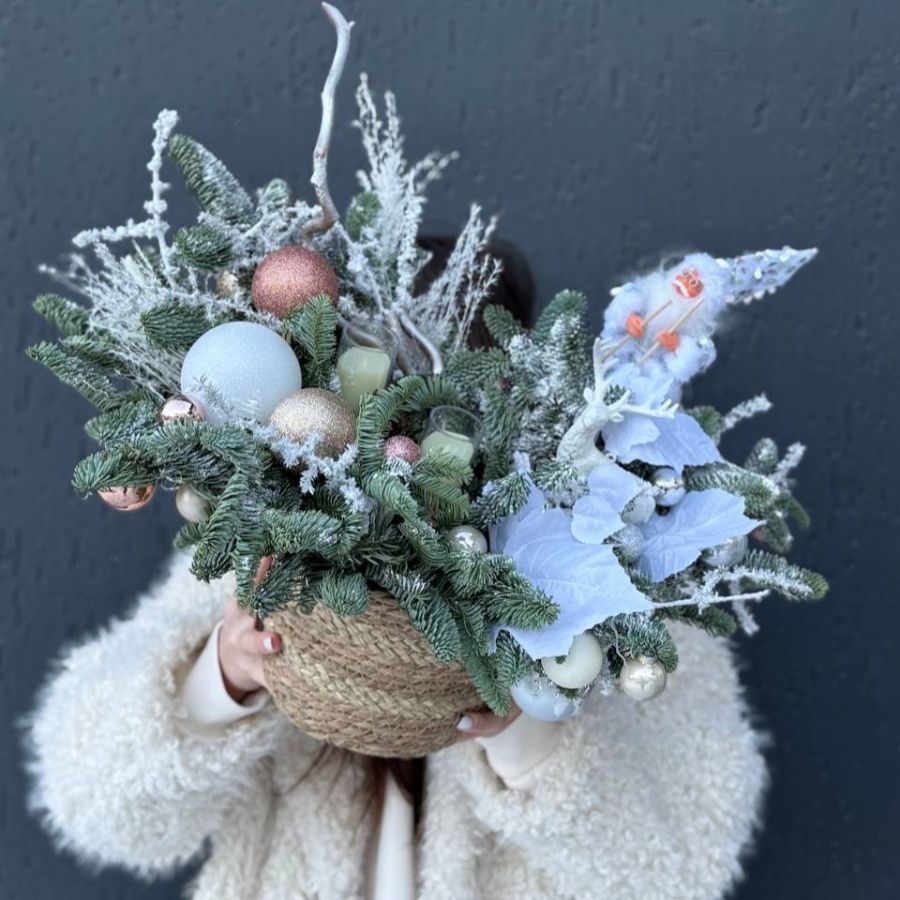 Композиция в корзине "Новогодний вечер"