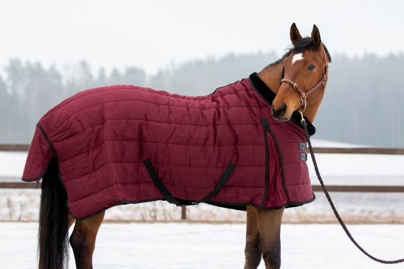 Денниковая попона  "LEONA", верх 420 ДЕН, наполнитель 200 гр, нейлоновая подкладка.