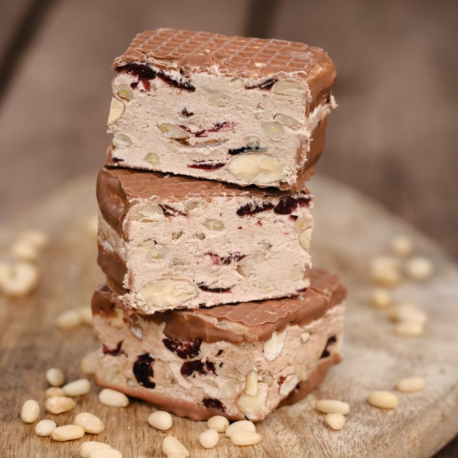 Нуга кедр • корица • клюква