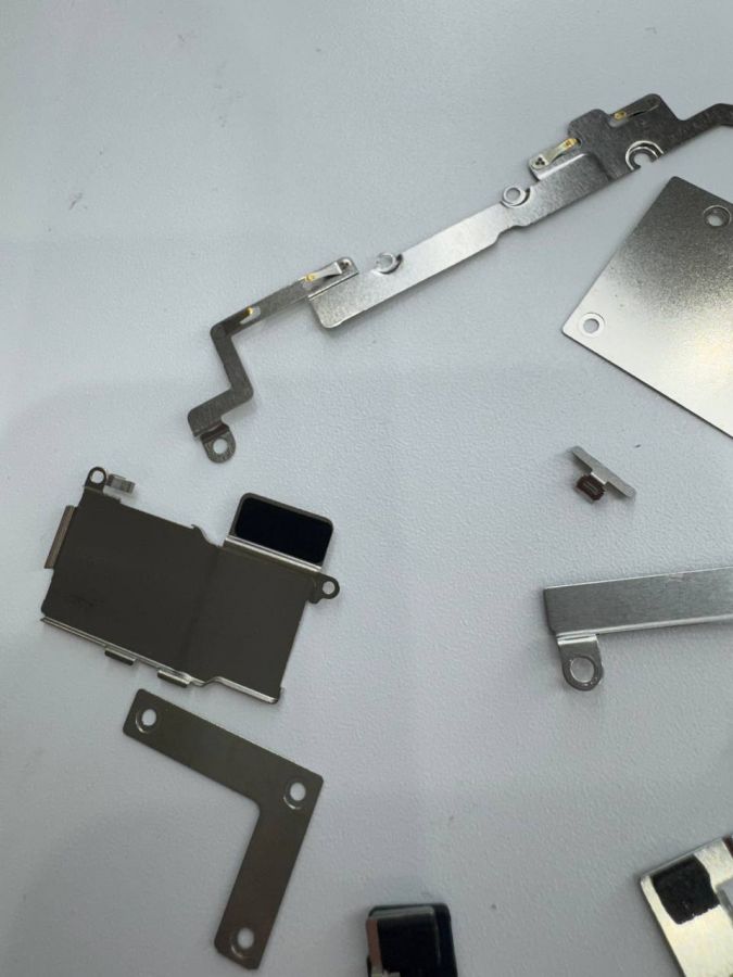 Apple iPhone 11 набор металлических пластин оригинал с разбора (снятый)