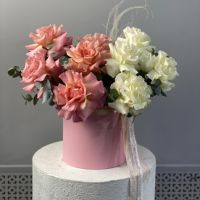 Французские розы в коробке