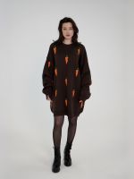 Свитер с морковками удлиненный