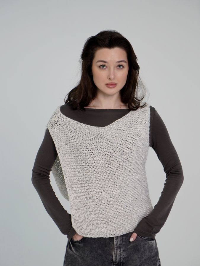 Жилет ассиметричный серый