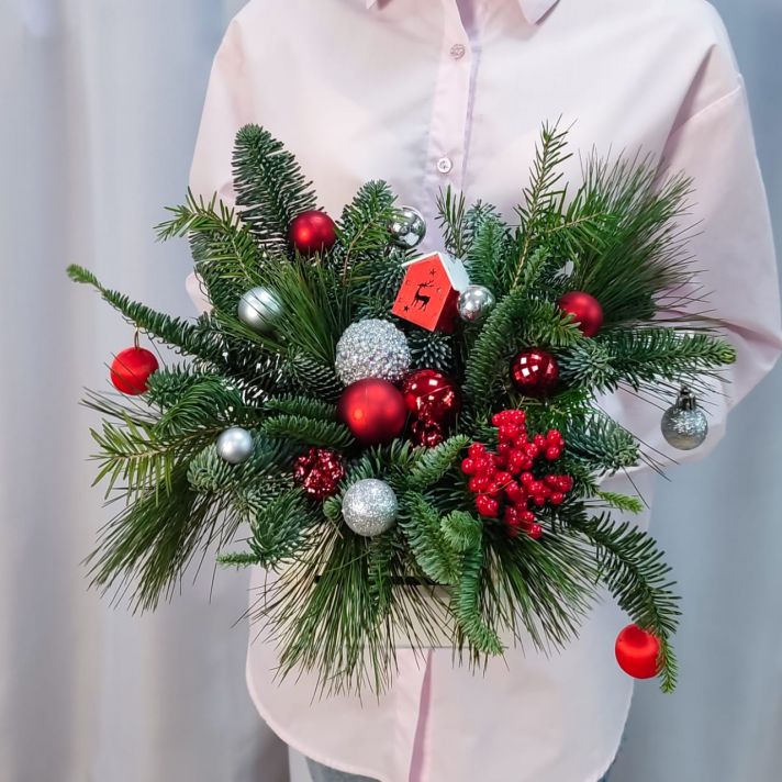 Композиция из ели