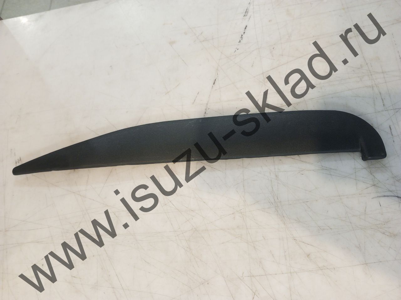 Накладка двери правая nqr71/75