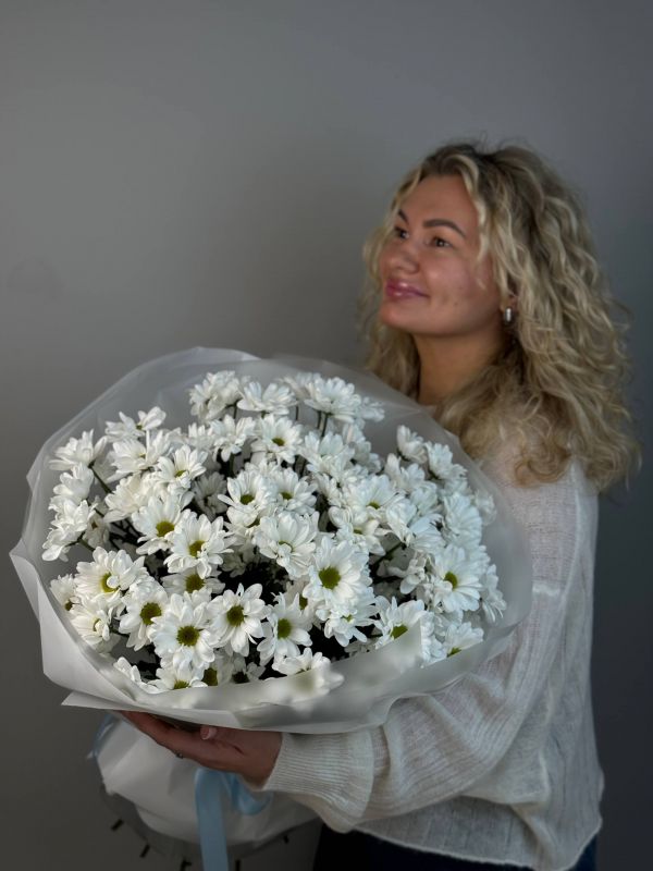 Букет из 15 кустовых хризантем