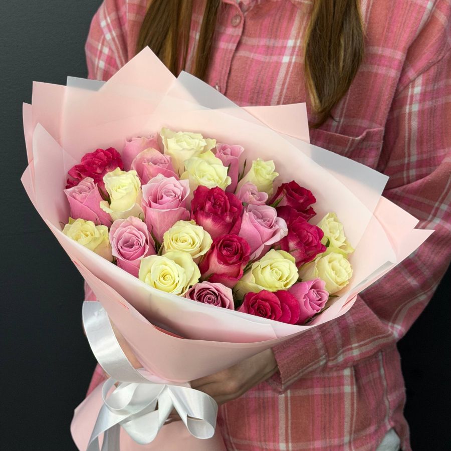 Букет из 25 нежных роз