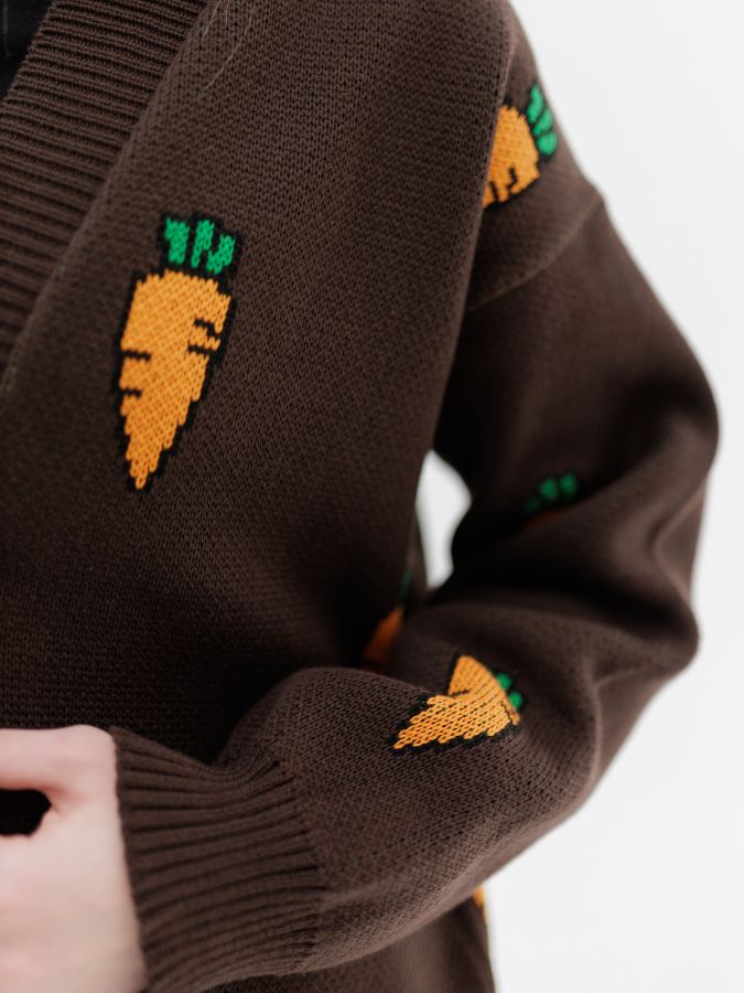 Кардиган с морковками шоколад