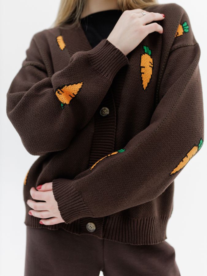 Кардиган с морковками шоколад