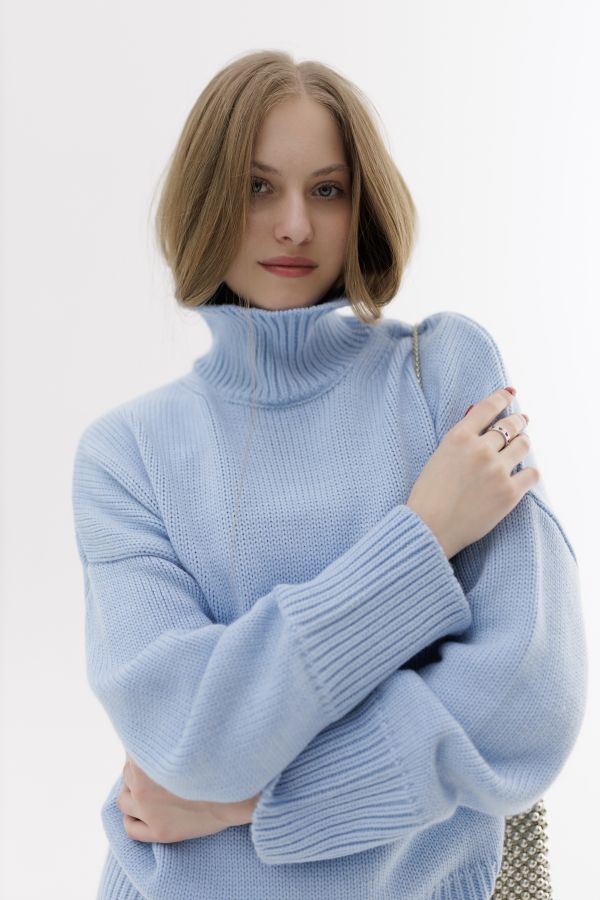 Свитер из мериноса голубой