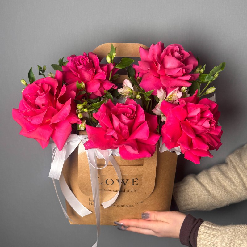 Сумочка крафт с французской розой и альстромерией