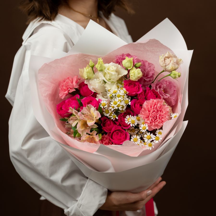 Букет из ромашки и диантусов